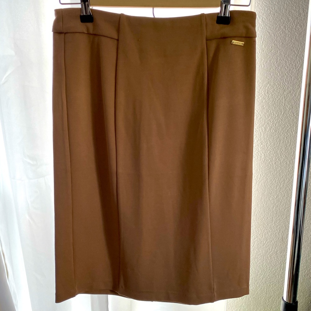 Beautiful tan color T TAHARI dress skirt